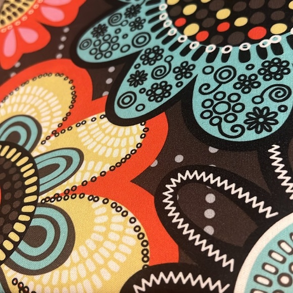 Vera Bradley padded tablet holder - Picture 5 of 11